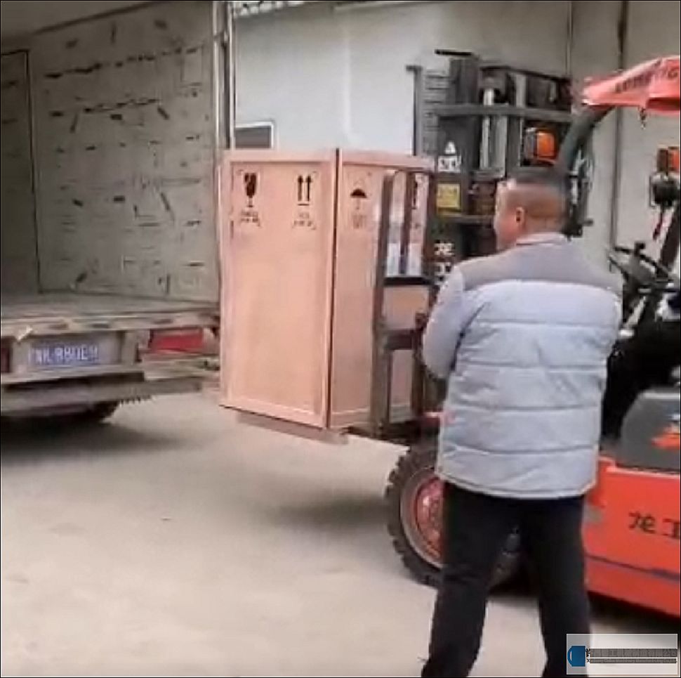 許昌智工多功能電磁炒貨機(jī)裝車發(fā)貨